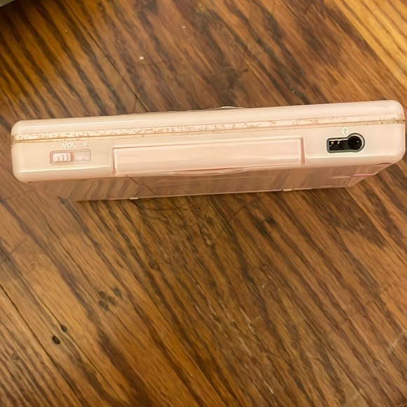 Nintendo DS lite (with Games!) - Picture 3 of 11